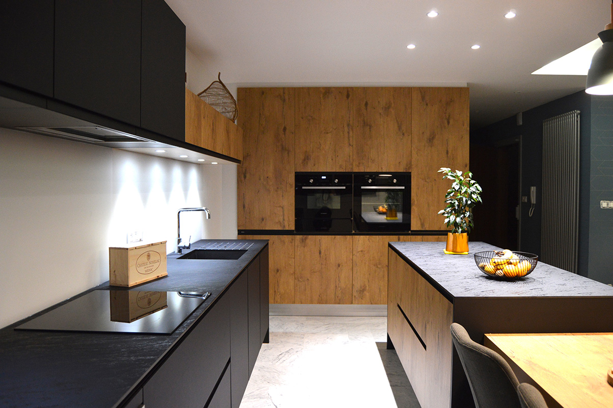 Cuisine noire et bois