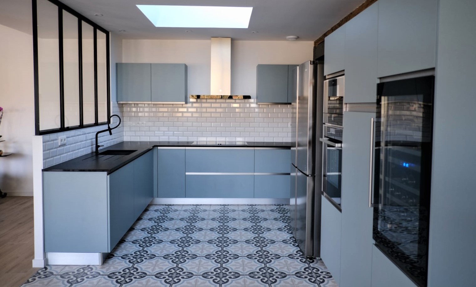 Cuisine moderne bleue