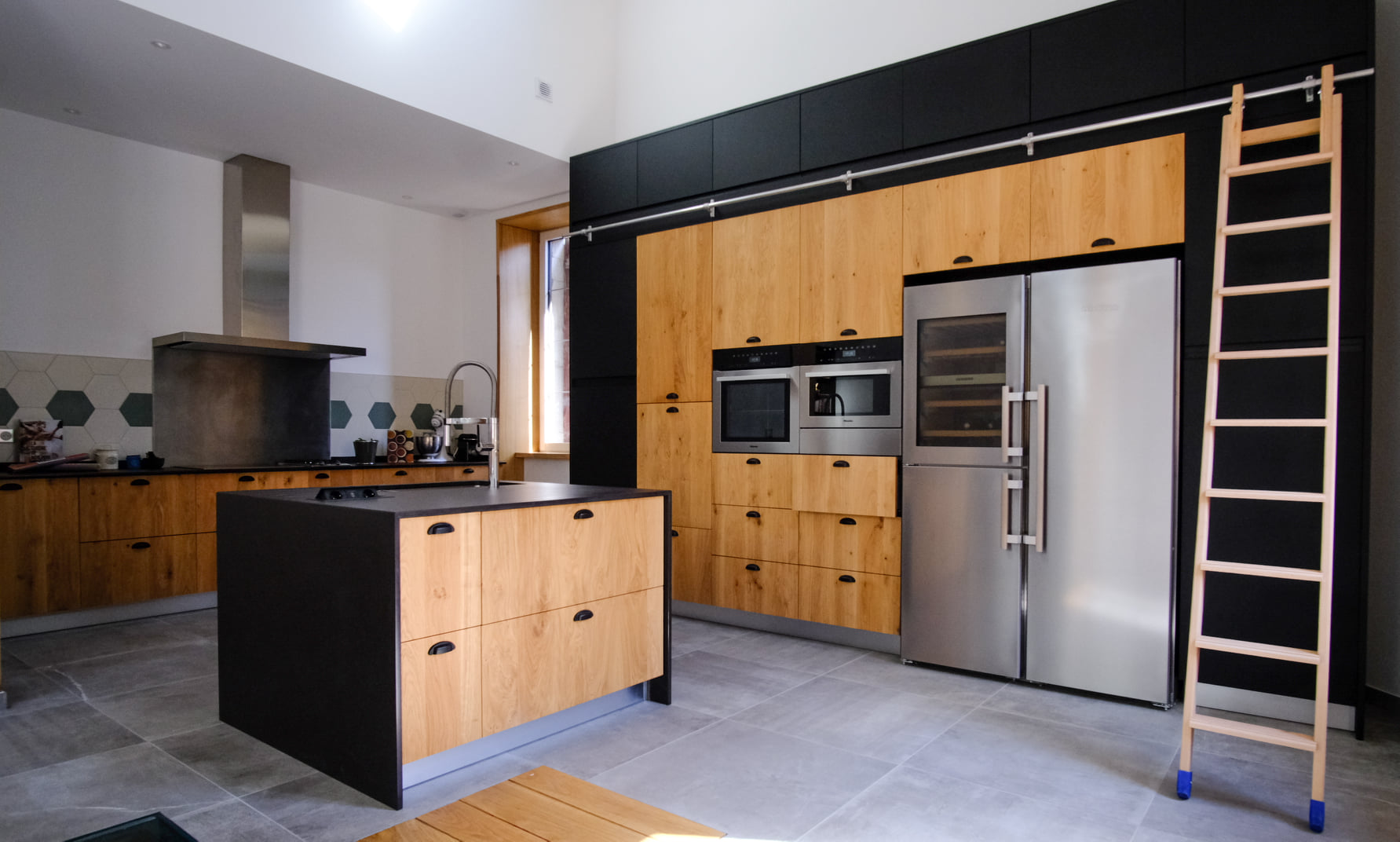 Cuisine noire et bois