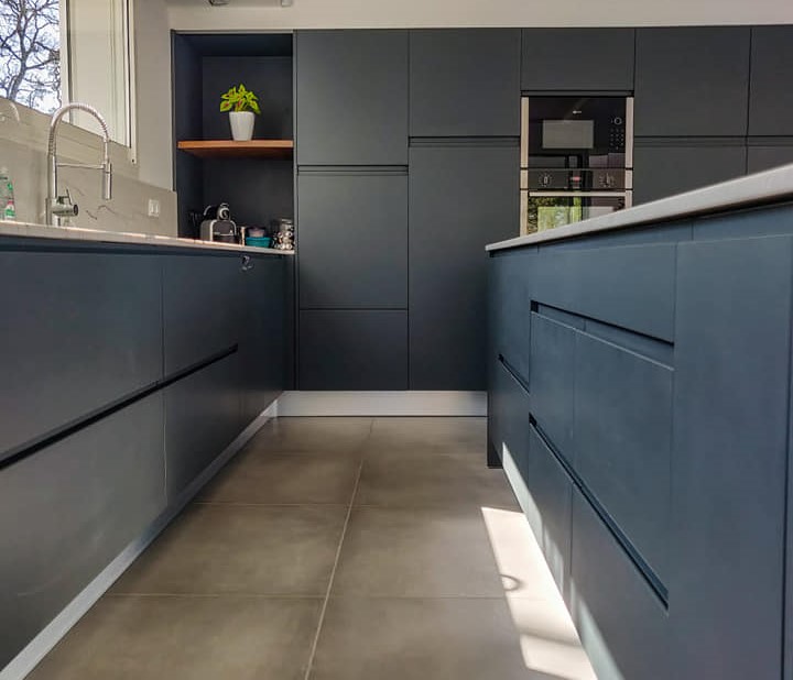 Cuisine bleu sans poignée