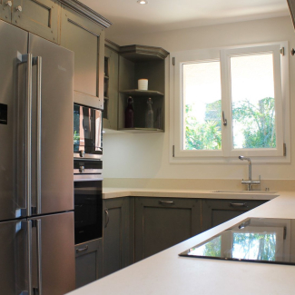 Cuisine bois gris et blanche