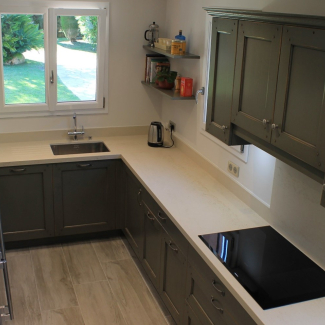 Cuisine bois gris et blanche