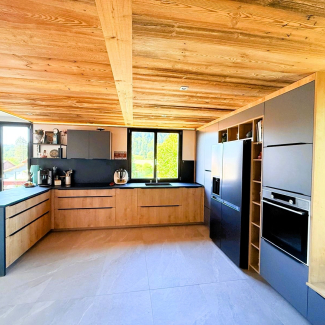 Cuisine noire et bois