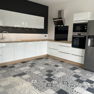 Cuisine blanche et bois