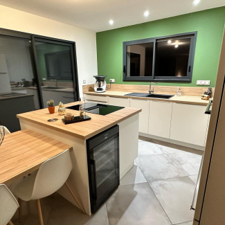 Cuisine blanche et bois