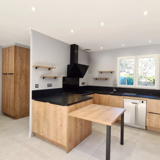 Cuisine noire et bois