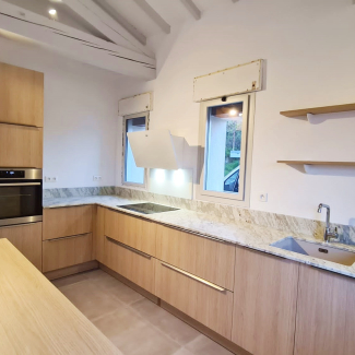 Cuisine blanche et bois