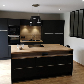 Cuisine noire et bois