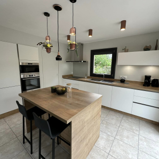 Cuisine blanche et bois