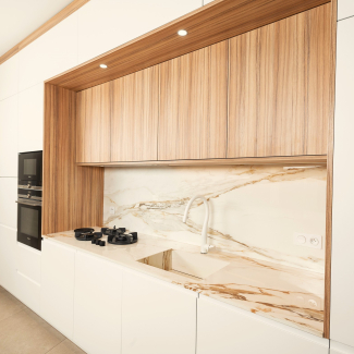 Cuisine blanche et bois