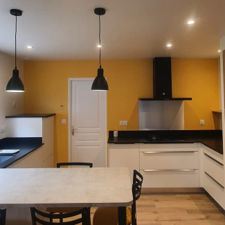 Cuisine blanche et bois