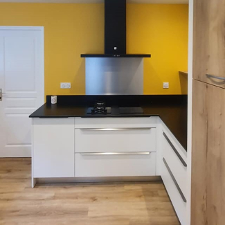 Cuisine blanche et bois