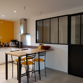 Cuisine blanche avec verrière