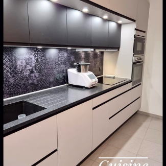 Cuisine blanche sans poignée