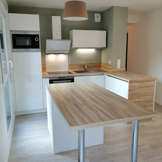 Cuisine blanche et bois