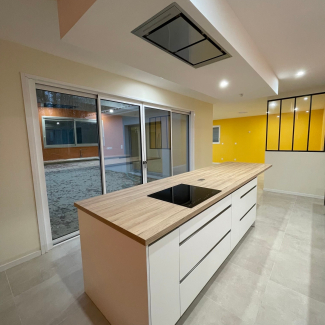 Cuisine blanche avec ilot