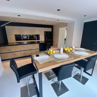 Cuisine blanche et bois