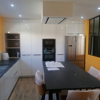 Cuisine blanche brillante