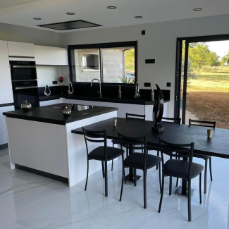 Cuisine blanche brillante