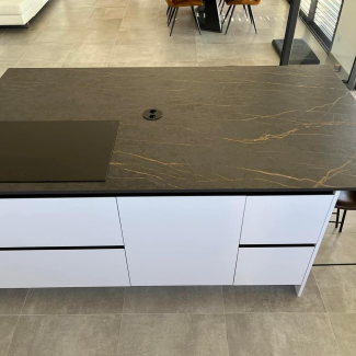 Ilot central noir et blanc