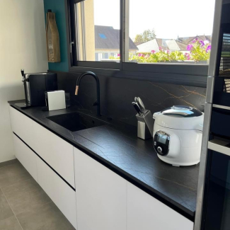 Cuisine blanche sans poignée