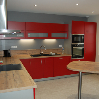 Cuisine rouge et bois