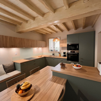 Cuisine grise et bois