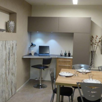 Cuisine visible dans le showroom de Roux Sas à Morestel en Isère