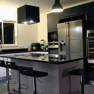 Réalisation de cuisines modernes par Créa Cuisne situé à Le Rouret dans les Alpes Maritime