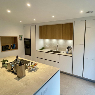 Cuisine blanche et bois