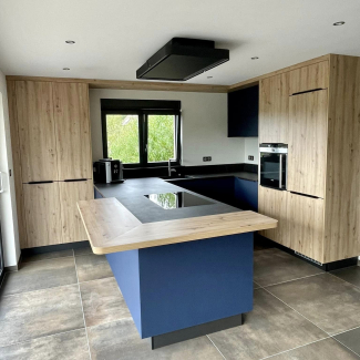 Cuisine bois et bleue